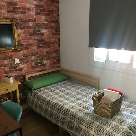 Practical Room: Barcelona-Fira-Airport Л'Успіталет-да-Любрагат Екстер'єр фото