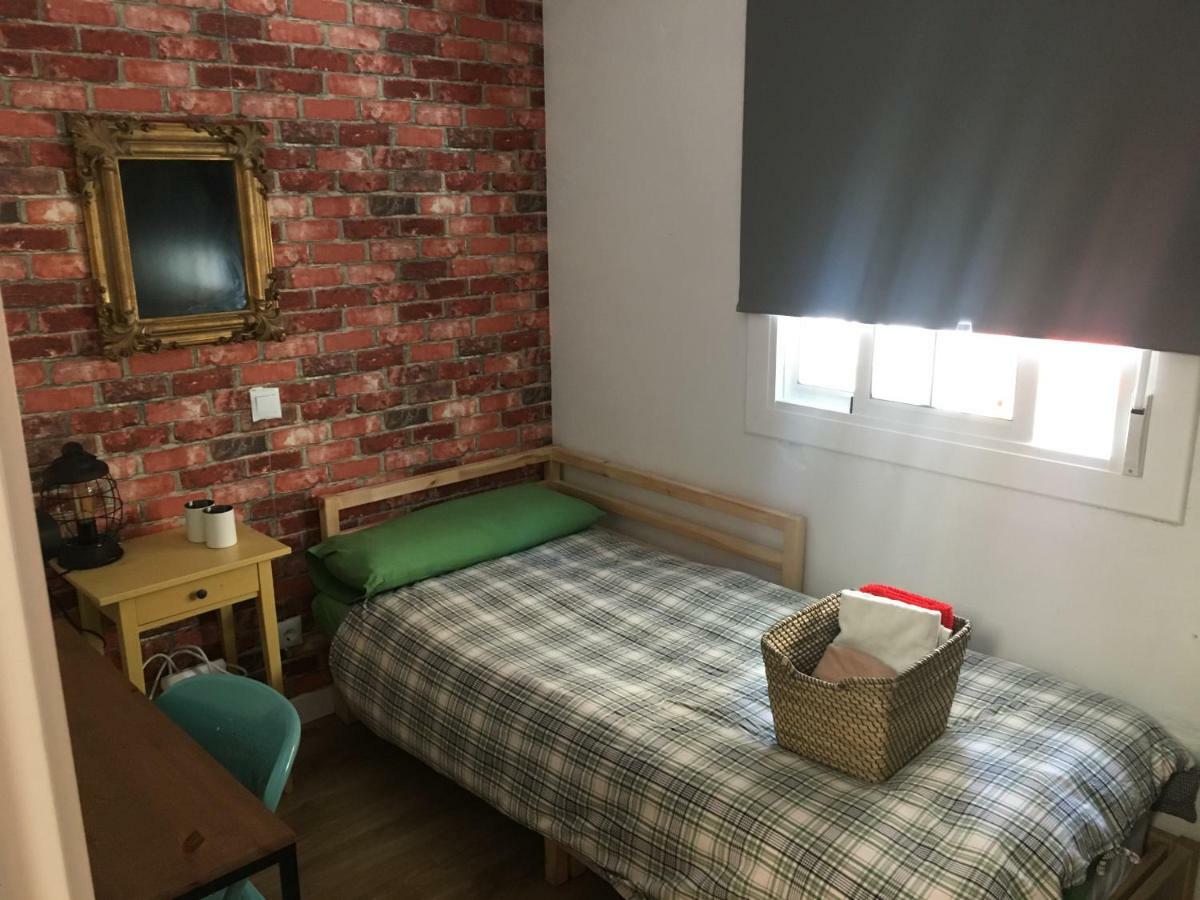 Practical Room: Barcelona-Fira-Airport Л'Успіталет-да-Любрагат Екстер'єр фото