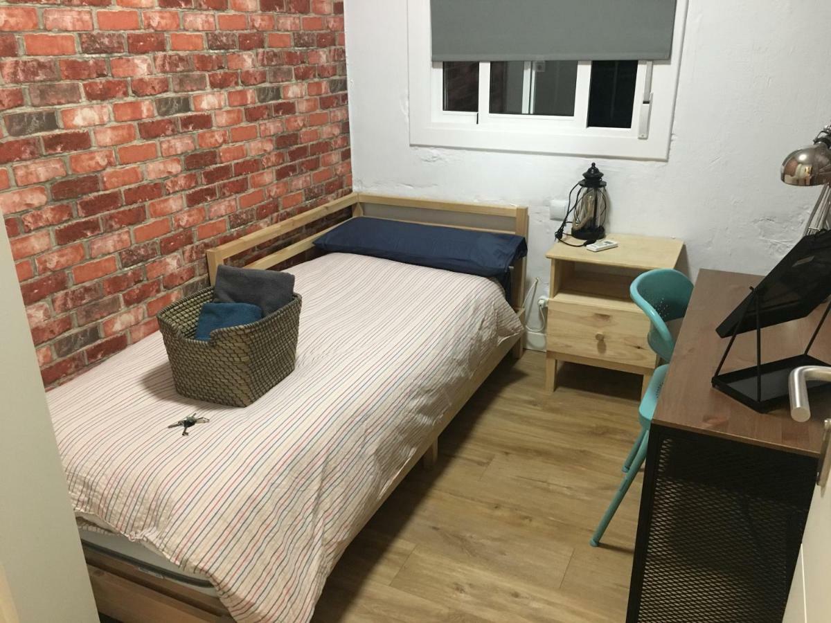 Practical Room: Barcelona-Fira-Airport Л'Успіталет-да-Любрагат Екстер'єр фото